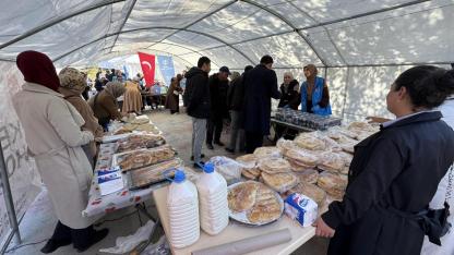 Gazze'ye destek kermesi yoğun ilgi gördü