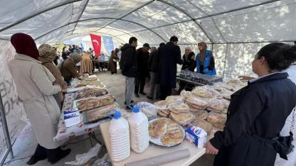 Gazze'ye destek kermesi yoğun ilgi gördü