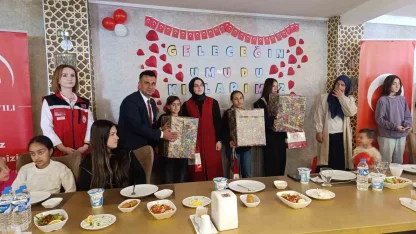 "Geleceğin Umudu Kızlarımız" projesiyle kız çocuklarına destek