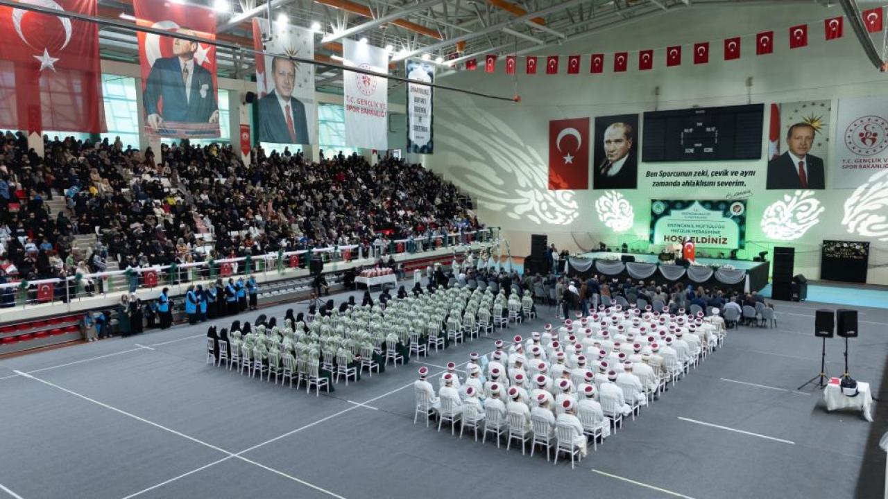 &quot;Hafızlık İcazet Töreninde&quot; 163 hafız belgesini aldı