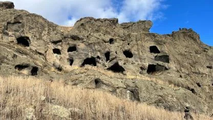 Hanak’ta bulunan Harosman Mağaraları turizme kazandırılıyor