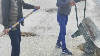 Iğdır’da şoförlerinden tepki: "Yollar çukur deryasına döndü"