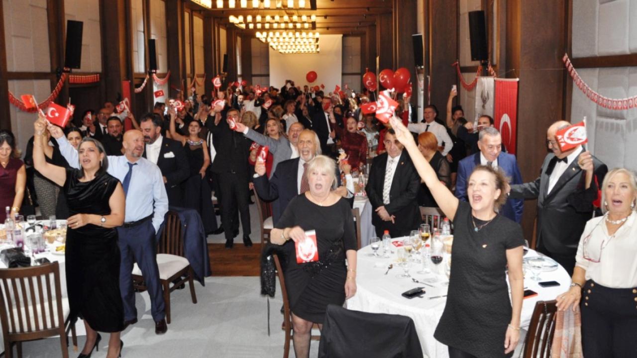 Kars’ta 50 yıl sonra Cumhuriyet Balosu düzenlendi