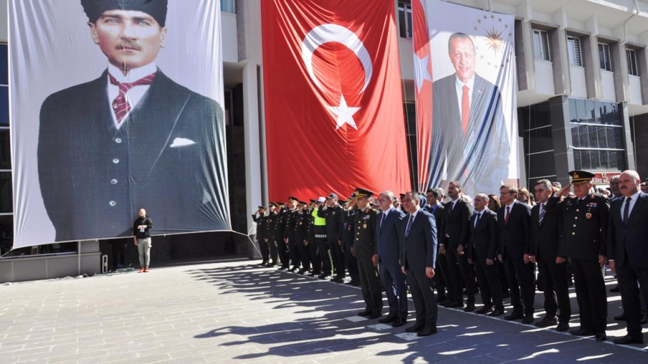 Kars’ta Atatürk sevgisi,101yıldır aynı aşkla devam ediyor