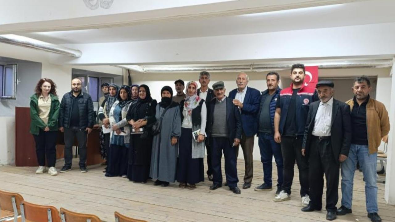 Kars’ta hayvan yetiştiriclerine şarbon hastalığı ve korunma yöntemleri anlatılıyor