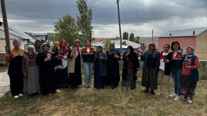 Kadınlar KADES hakkında bilgilendiriliyor