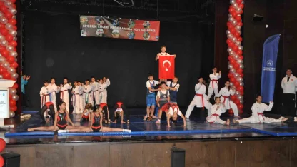 Kars’ta sporun enleri ödüllendirildi