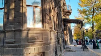 Kars’ta tarihi binalar tehlike saçıyor