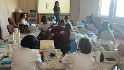 KAÜ’de biyoteknoloji eğitimi düzenlendi