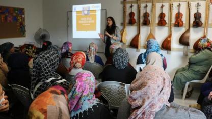 Konteyner Kent'te kadınlara hijyen eğitimi