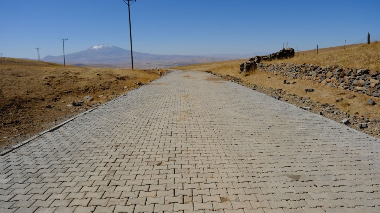 Köye kilitli parke taşı
