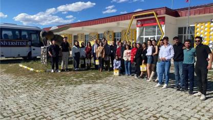 Ardahan'da öğrenciler Kafkas Arı Konağı ve Arıcılık Müzesi’ni gezdi