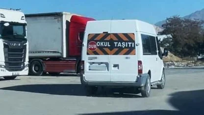 "Okul taşıtı" yazan araçtan 35 kilo metamfetamin çıktı