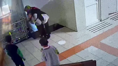 Okulda nefes borusuna yiyecek kaçan öğrenci, öğretmenin müdahalesiyle kurtuldu