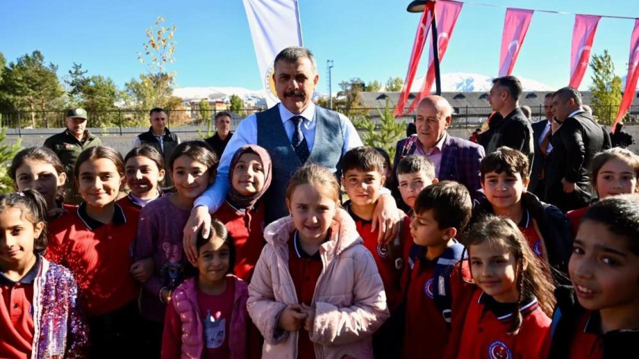 Ömer Duygun İlkokulu’nda fidan dikim etkinliği