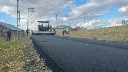 Patnos’ta köy yolları asfaltlandı