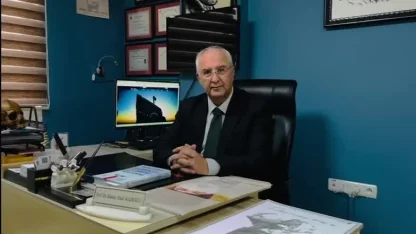 Prof. Dr. Kadıoğlu;  "Kendini susturarak kimseyi kırmadığını sanan insan, aslında en çok kendini kırar"