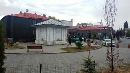 Sahibi belli değil: Suları 7/24 boşa akıyor