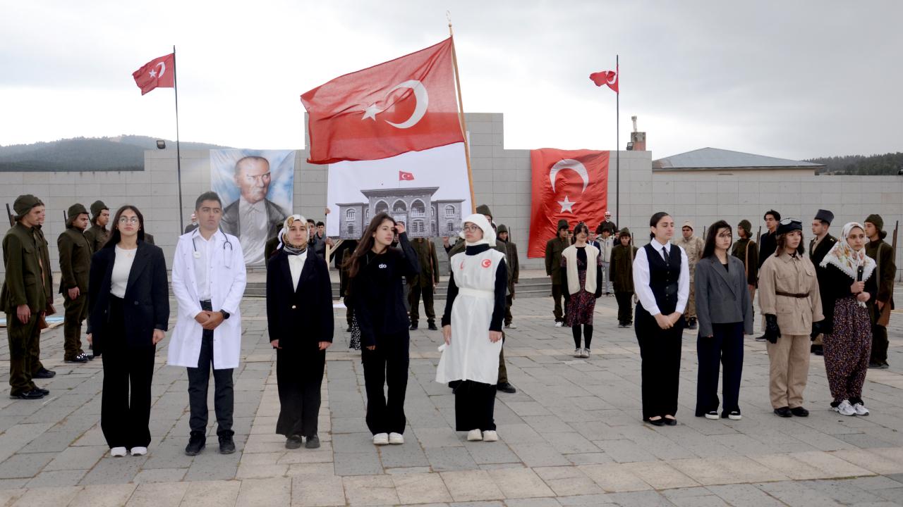Sarıkamış'ta "Cumhuriyetin adımları" oratoryosu büyük beğeni topladı