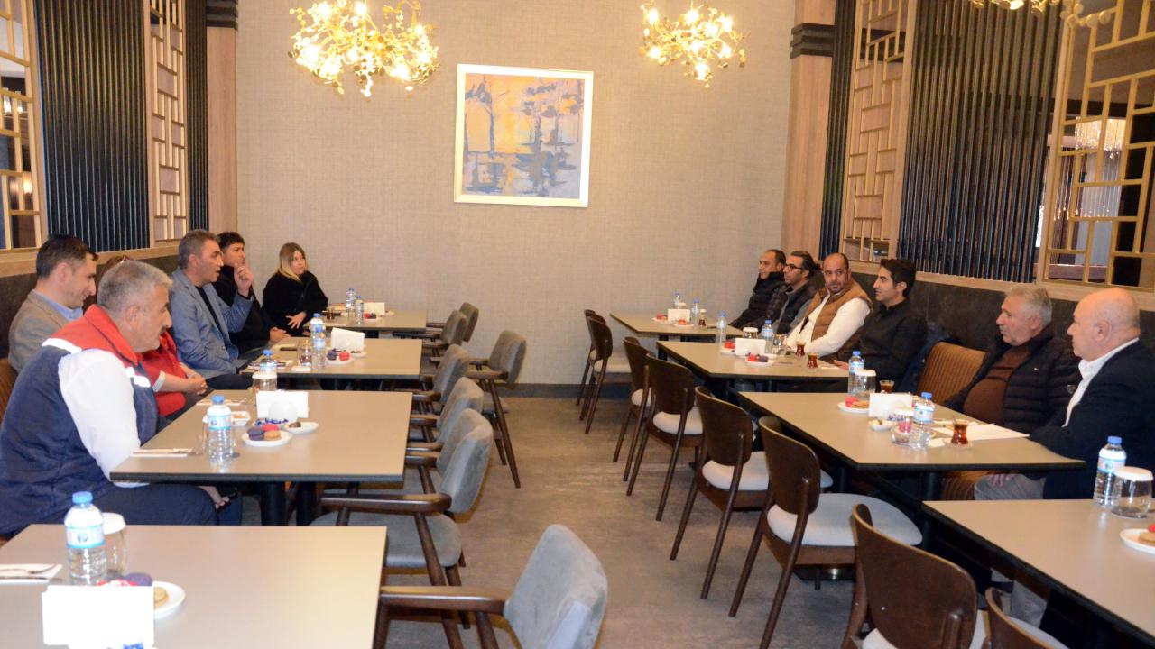 Sarıkamış&#039;ta kış sezonunda uçak sefer ve saatleriyle ilgili toplantı düzenlendi