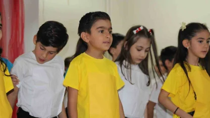 Sarıkamış’ta minik öğrencilerin 29 Ekim etkinliği