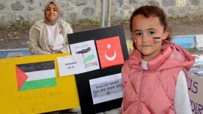 Sarıkamış'ta veliler ve öğretmenler Gazze'ye destek kermesi açtı