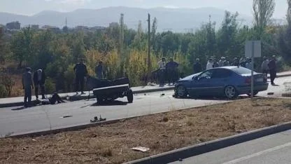 Üç aracın karıştığı kazada, 1'i ağır 3 kişi yaralandı