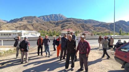 Uzundere’de yol çalışmaları vatandaşları mağdur etti