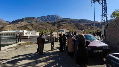 Uzundere’de yol mağduriyeti: 200 metrelik mesafe 3 kilometreye çıktı