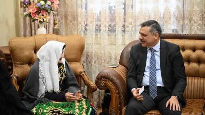 Vali Çiftçi 95 yaşındaki Şahteret nineyi evinde ziyaret etti
