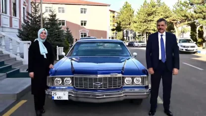 Vali Çiftçi ve eşinden Erzurum sokaklarında nostaljik tur