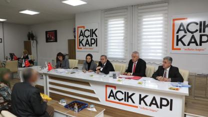 Vali Polat, halk gününde vatandaşlarla buluştu