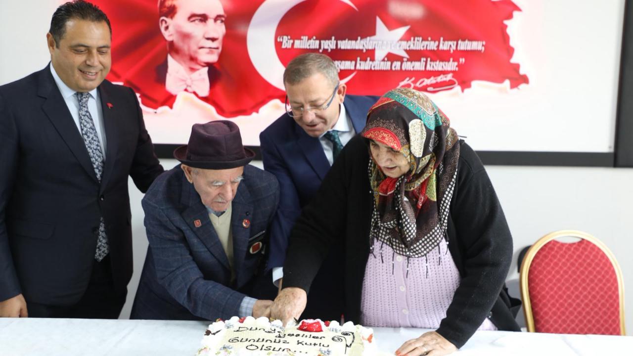 Vali Polat, ulu çınarlarla bir araya geldi