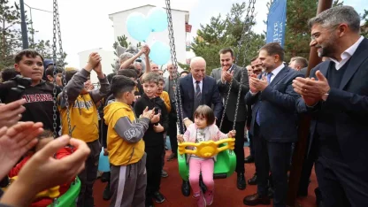 Yakutiye Belediyesi’nden üniversiteye örnek çocuk parkı