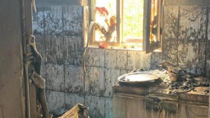 Yangın çıkan ev kullanılamaz hale geldi