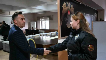 Ağrı Emniyet Müdürü Önder’den çevik kuvvete başarı belgesi