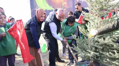 Ağrı’da binlerce fidan toprakla buluştu