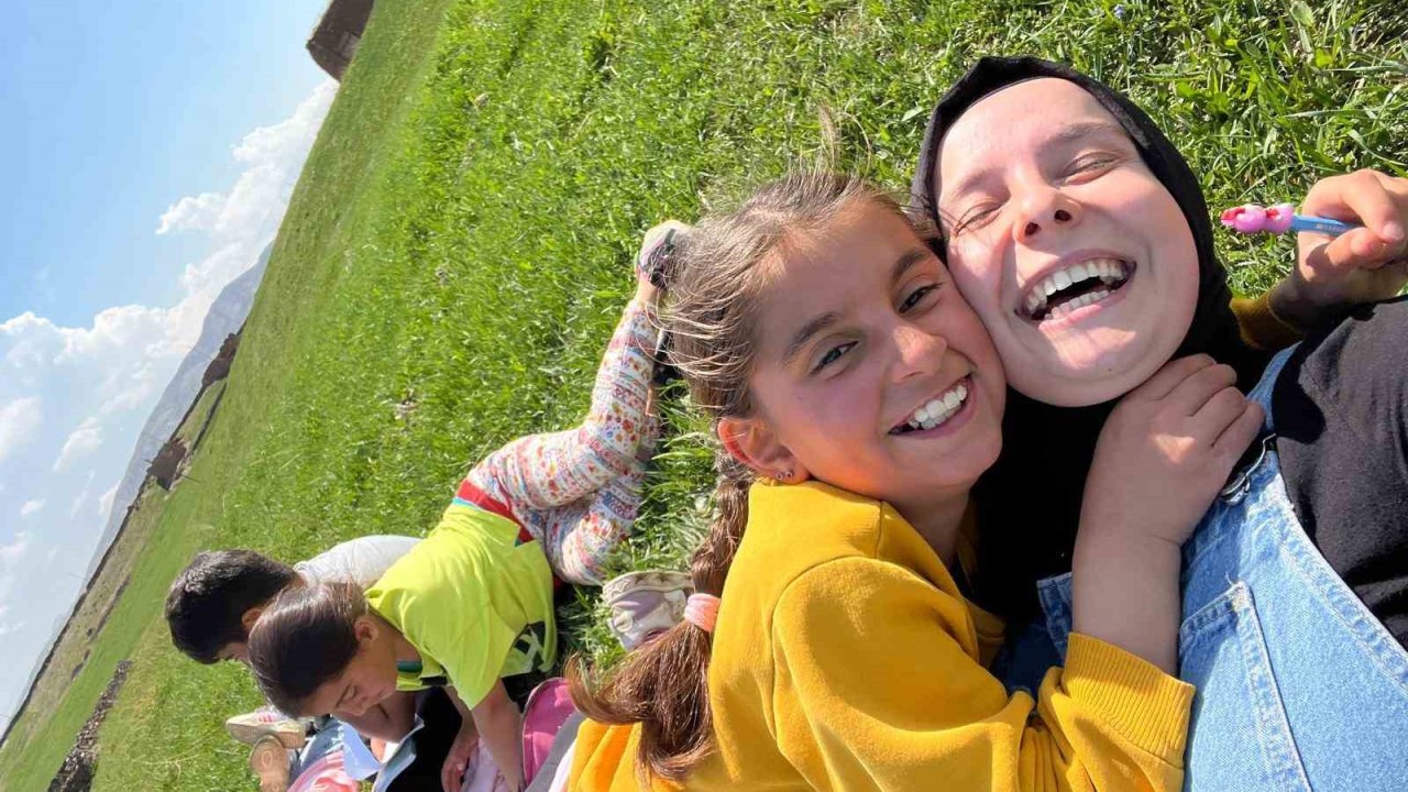 Ağrı’da Çalıkuşu ruhunu yaşatan genç öğretmen köy okulunu baştan aşağı yeniledi