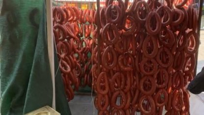 Ağrı’da etiketsiz ürünlere geçit yok: 415 kilo sucuk ele geçirildi