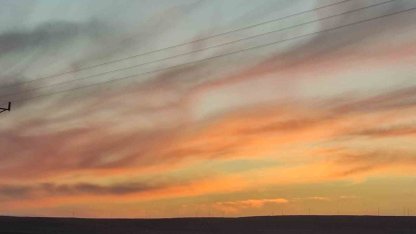 Ardahan’da gökyüzü kızıla büründü