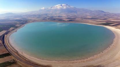 Arin Gölü'nde sular çekiliyor