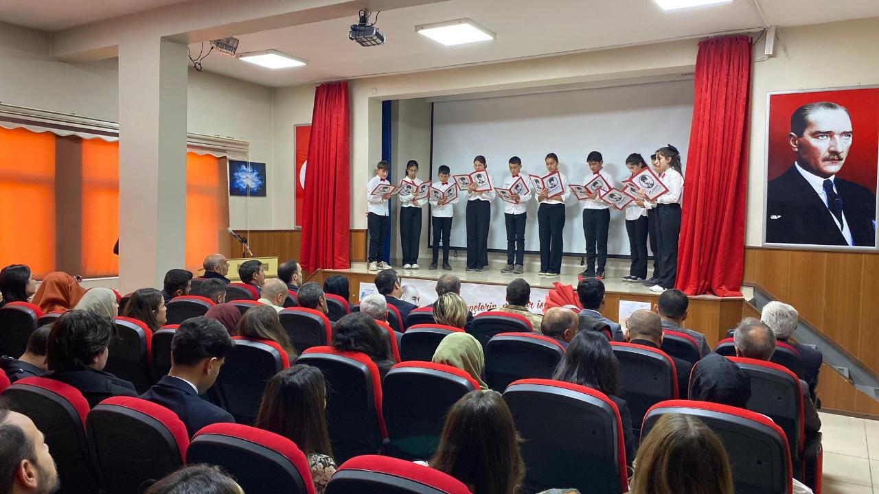 Arpaçay’da 24 Kasım Öğretmenler Günü kutlandı