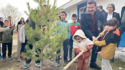 Arpaçay’da Milli Ağaçlandırma Günü’nde fidanlar toprakla buluştu