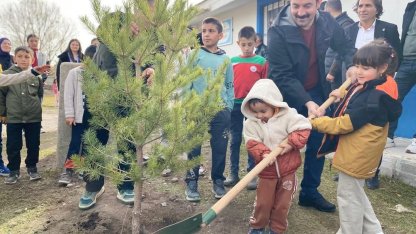 Arpaçay’da Milli Ağaçlandırma Günü’nde fidanlar toprakla buluştu
