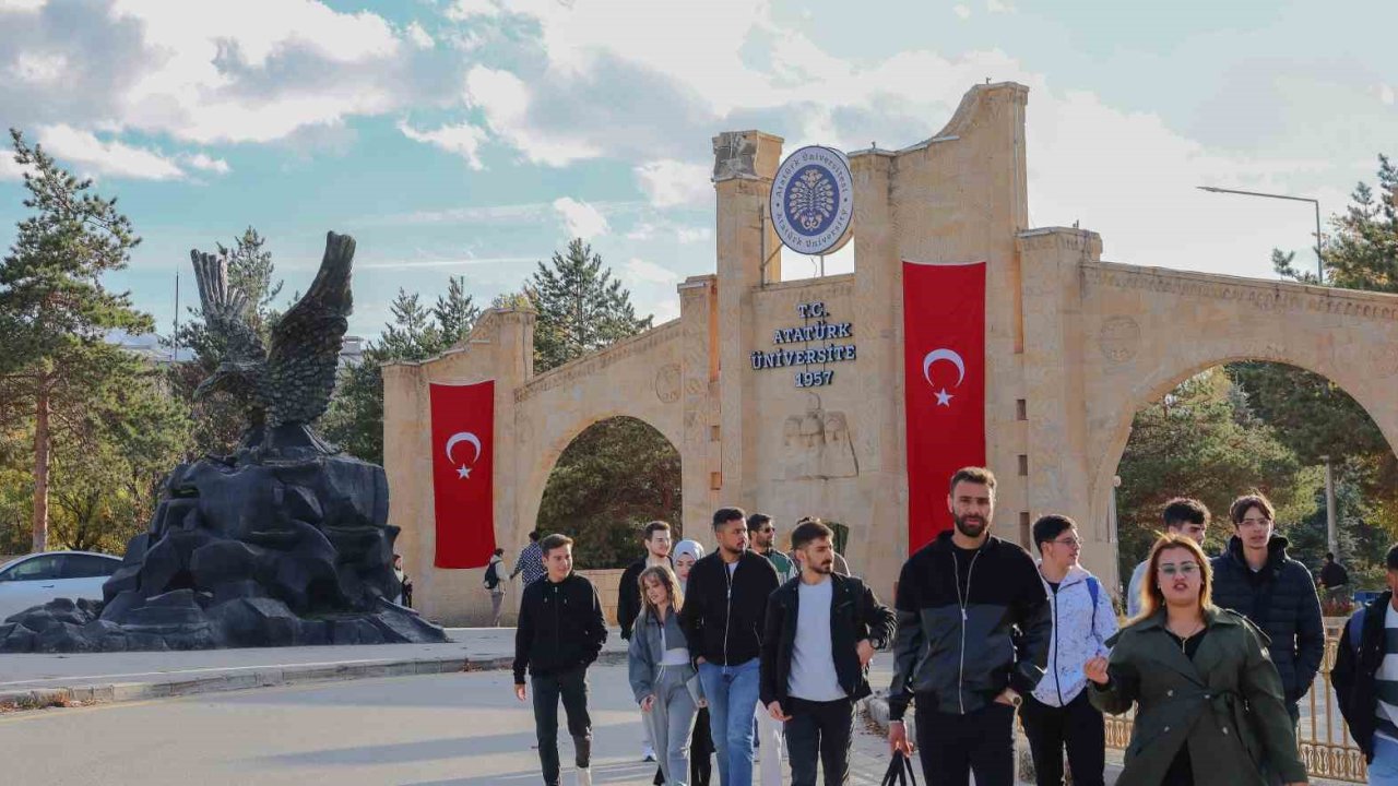 Atatürk Üniversitesi Kalkındırma Vakfı, 2025-2026 eğitim-öğretim yılı burs başvurularını açtı