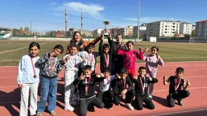 Digor’un kızlar takımı il birincisi oldu