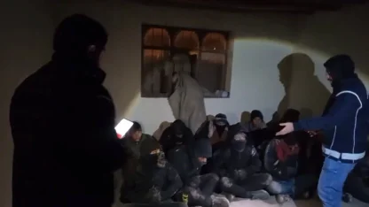 Doğubayazıt’ta göçmen kaçakçılığı operasyonu: 14 düzensiz göçmen yakalandı