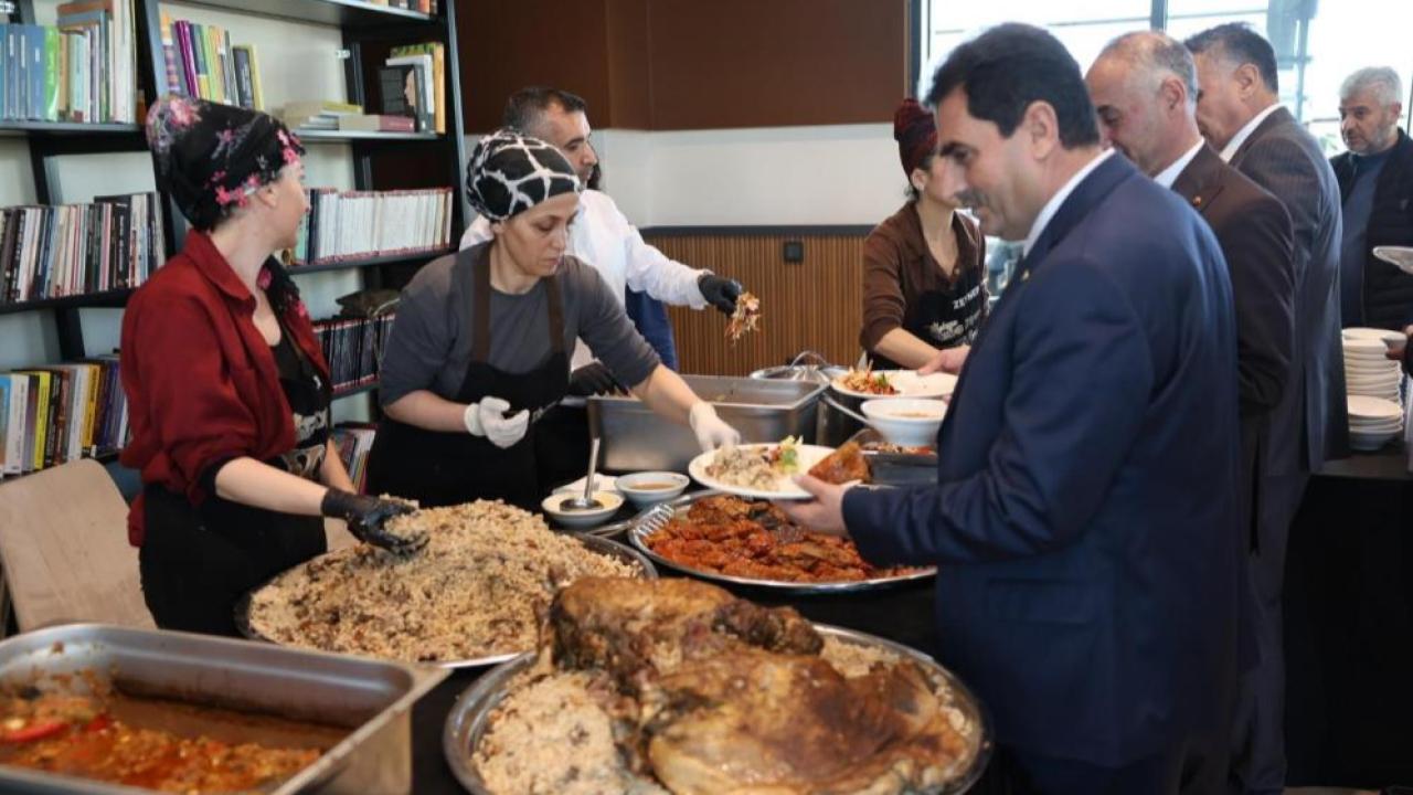 &quot;Dost Meclisi&quot; Diyarbakır’da buluştu
