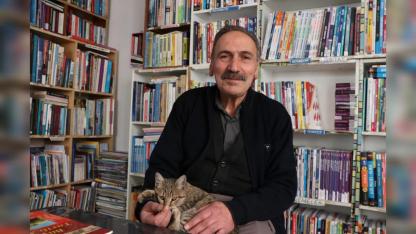 Erzurumlu sahaf 30 yıldır kitaplarla yaşıyor
