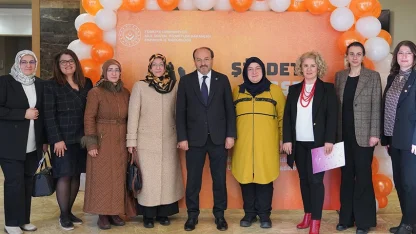 ETÜ paydaşlığında ‘Kadına yönelik şiddetin izleri’ paneli düzenlendi